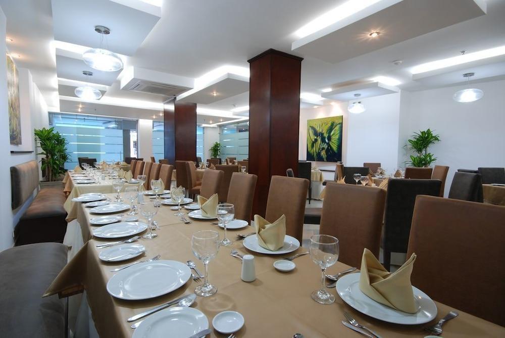 Hotel Plaza Las Americas Кали Екстериор снимка