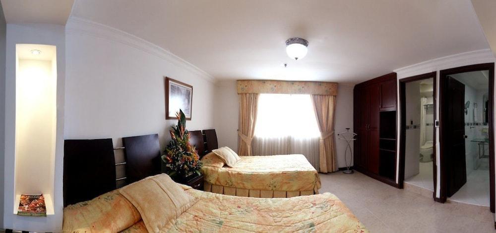 Hotel Plaza Las Americas Кали Екстериор снимка