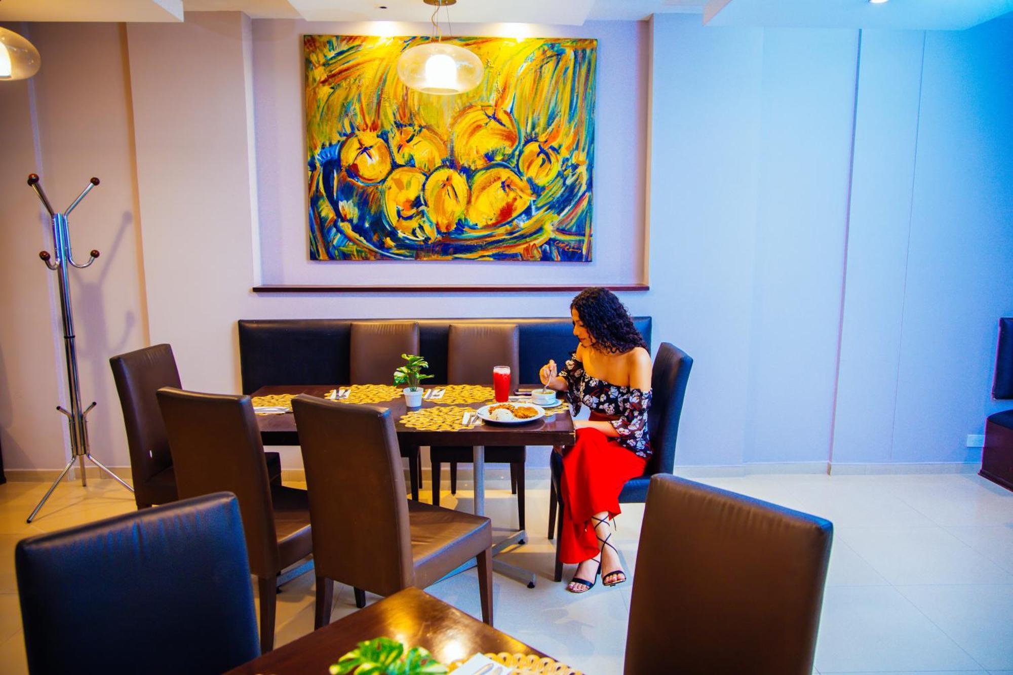 Hotel Plaza Las Americas Кали Екстериор снимка