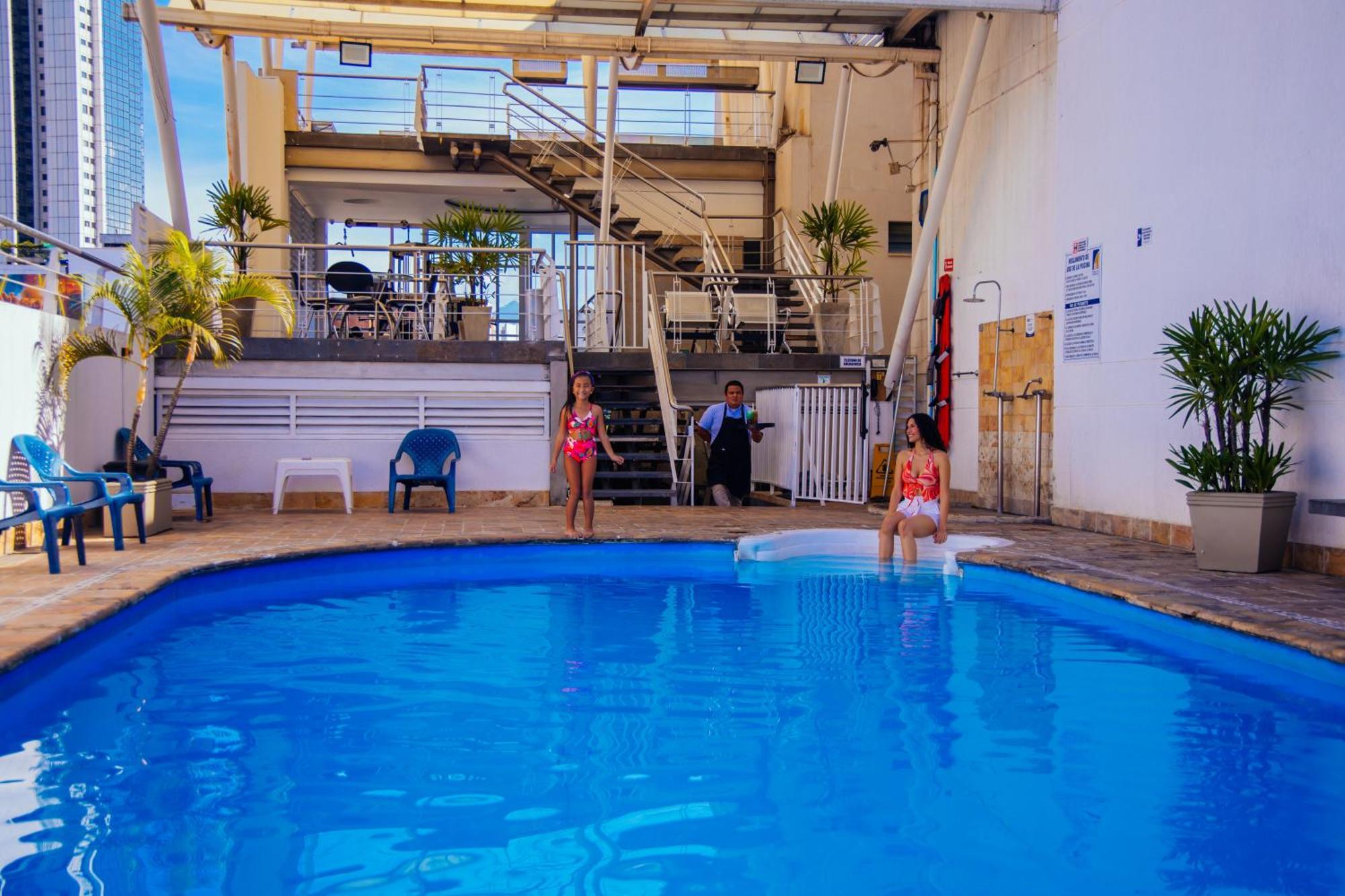 Hotel Plaza Las Americas Кали Екстериор снимка