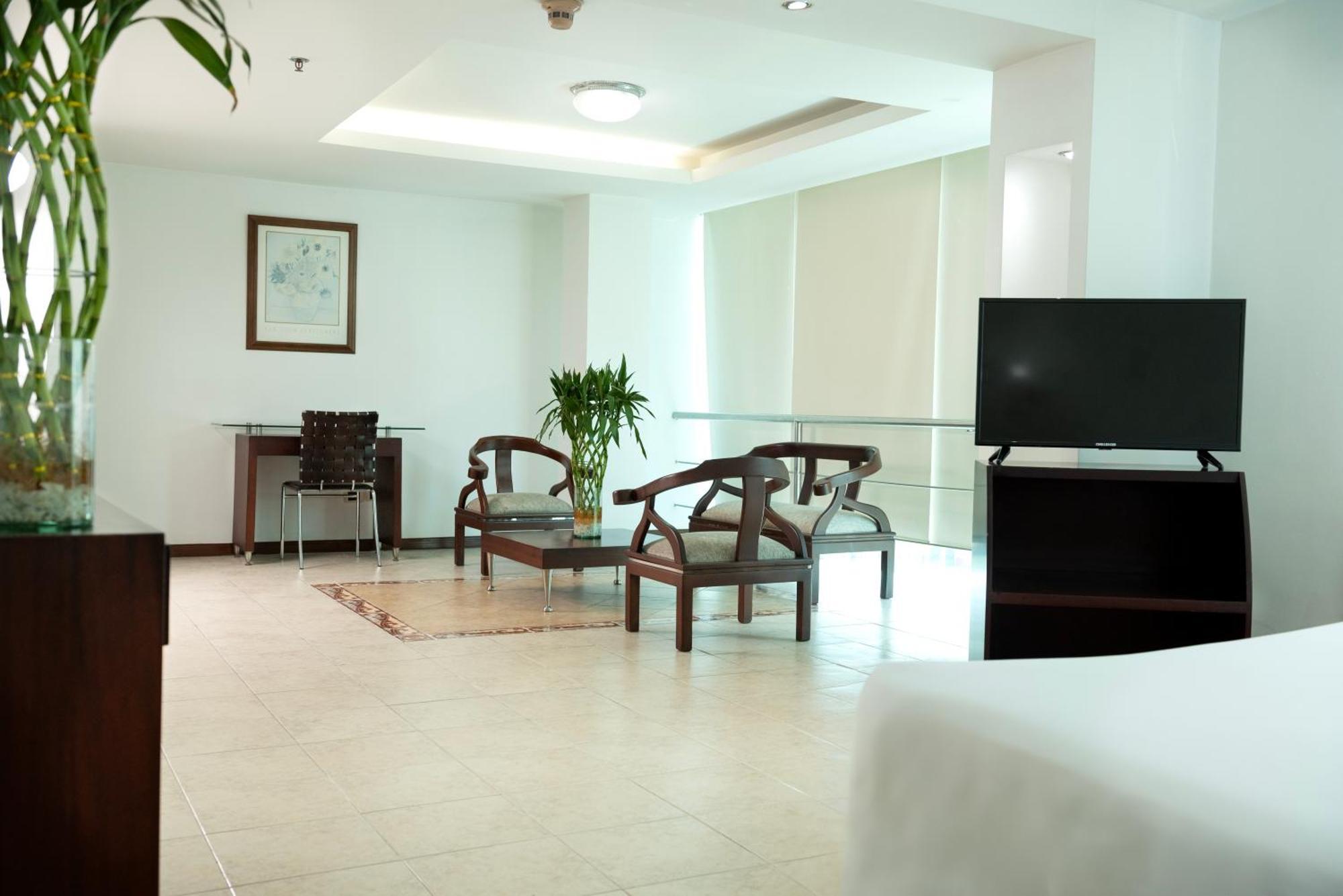 Hotel Plaza Las Americas Кали Екстериор снимка