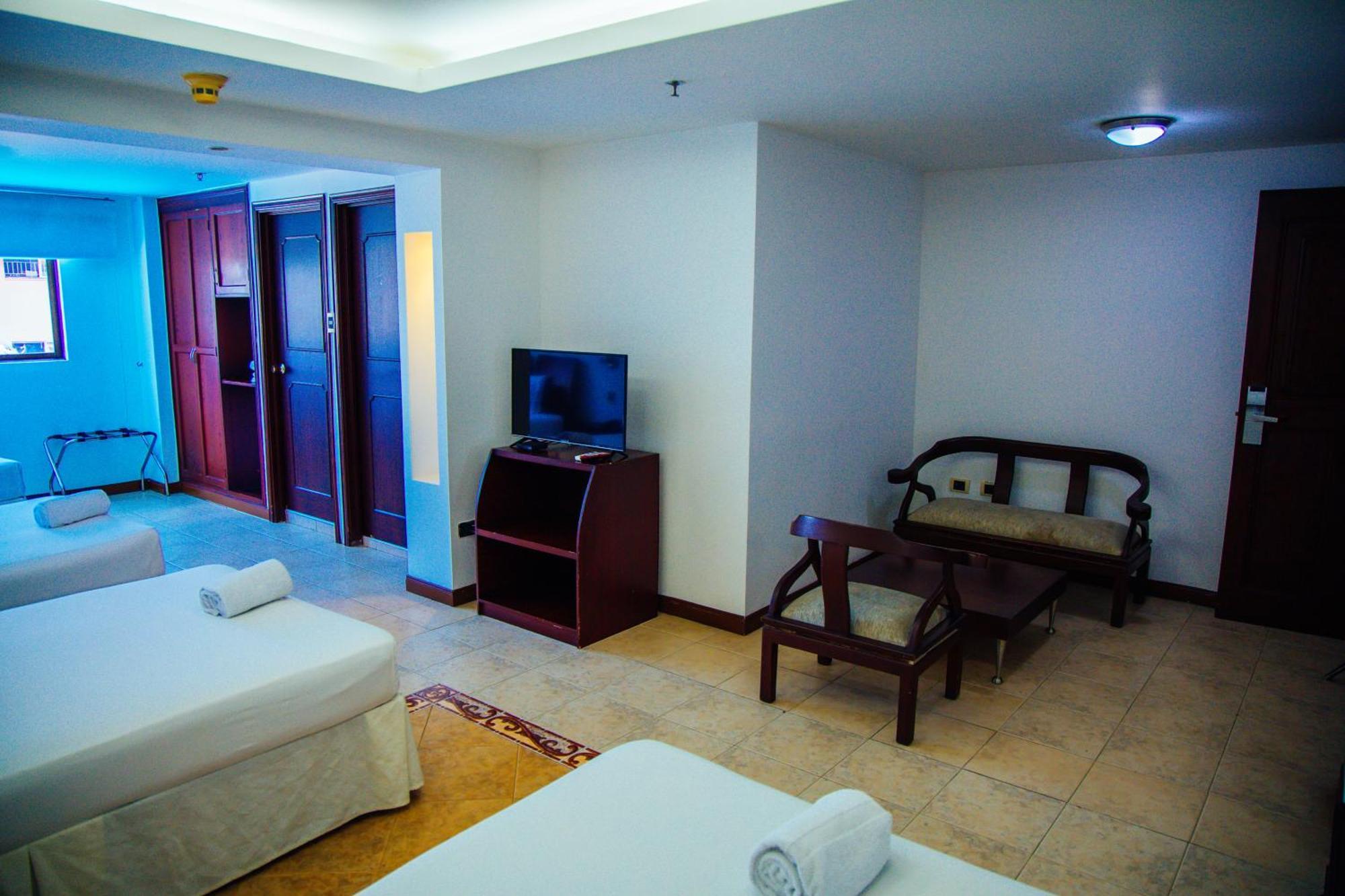 Hotel Plaza Las Americas Кали Екстериор снимка
