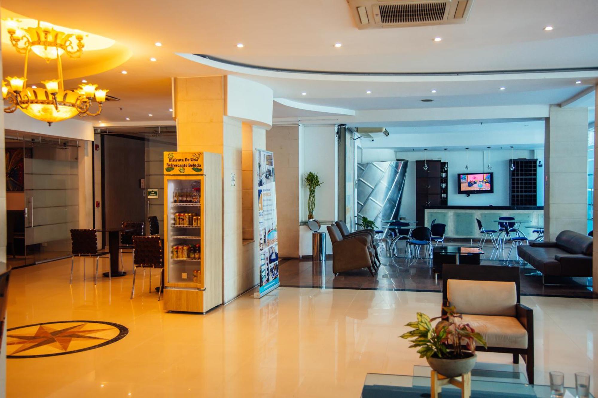 Hotel Plaza Las Americas Кали Екстериор снимка