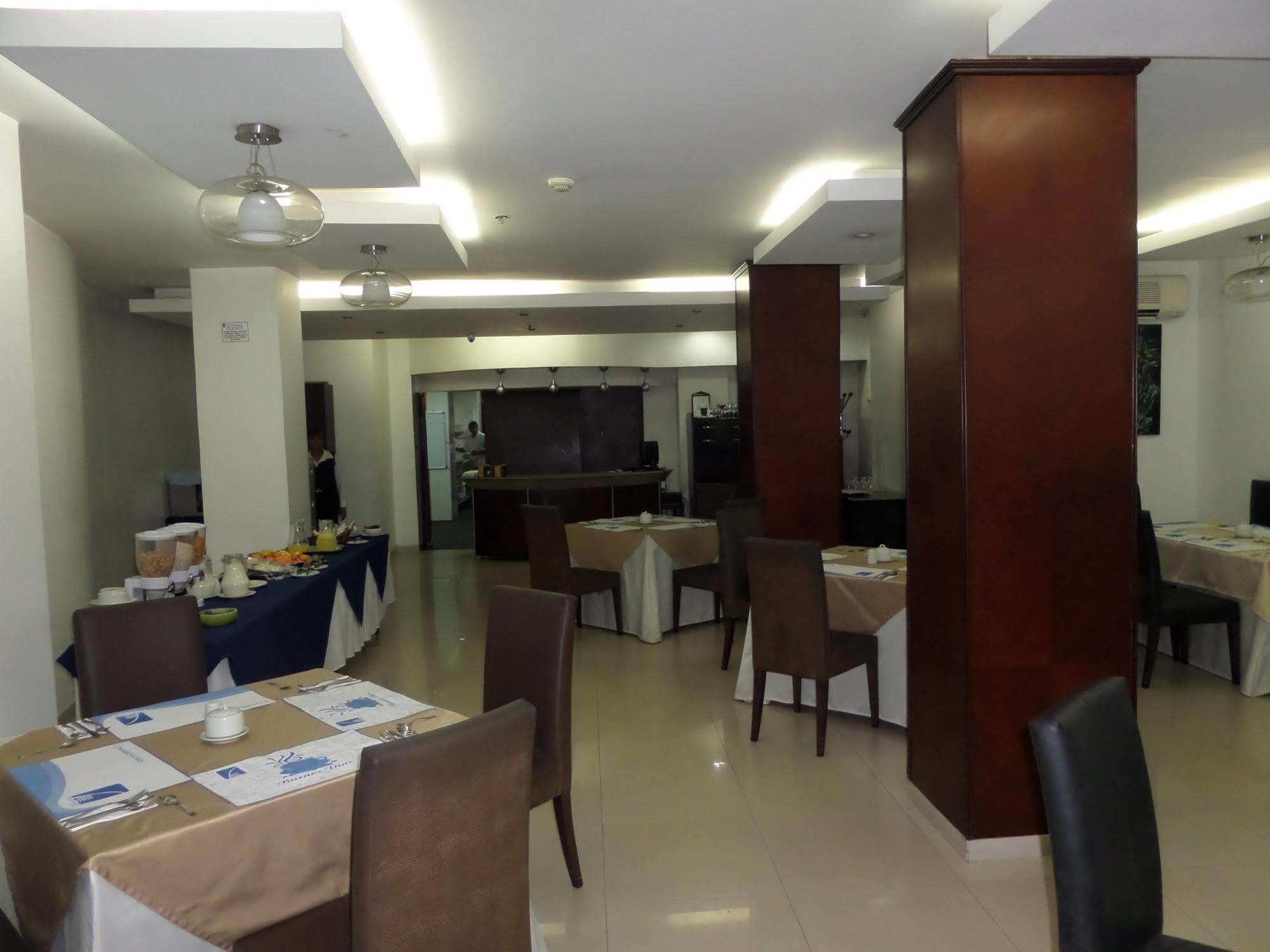 Hotel Plaza Las Americas Кали Екстериор снимка