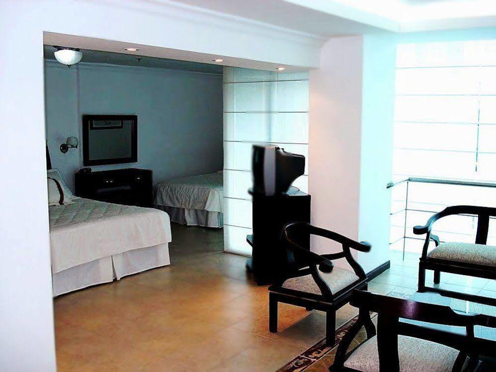 Hotel Plaza Las Americas Кали Екстериор снимка