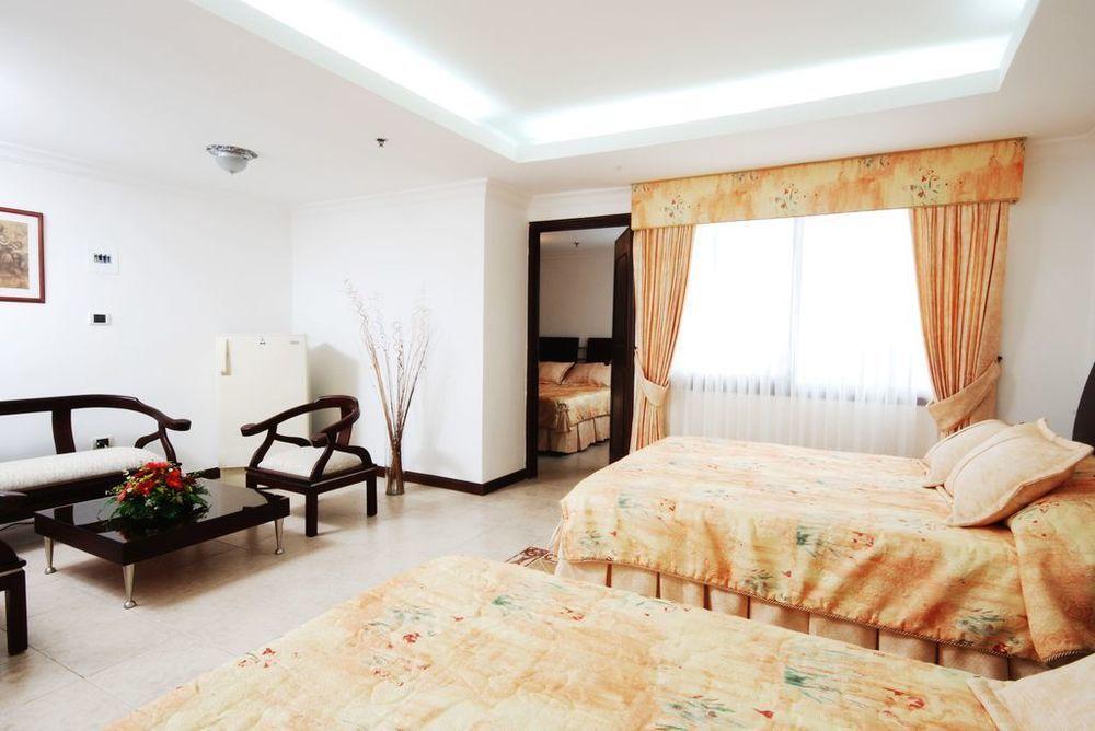 Hotel Plaza Las Americas Кали Екстериор снимка